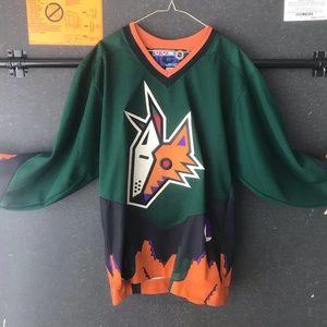 Vintage Arizona coyotes hockey jersey CCM brand